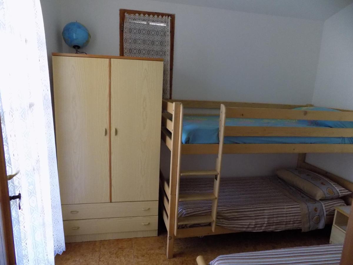Casa Vacanze Gardenia Solanas  Exteriör bild
