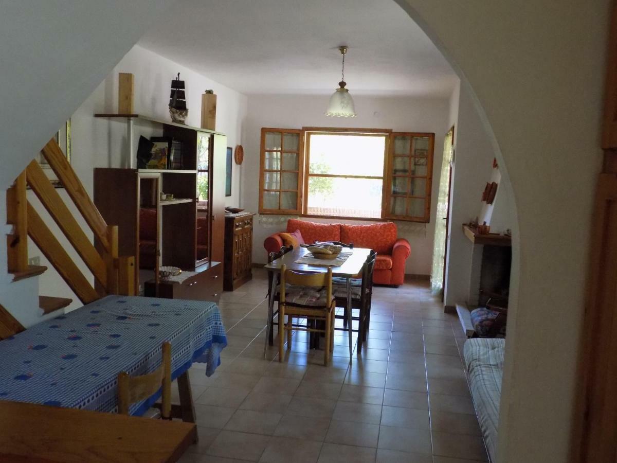 Casa Vacanze Gardenia Solanas  Exteriör bild