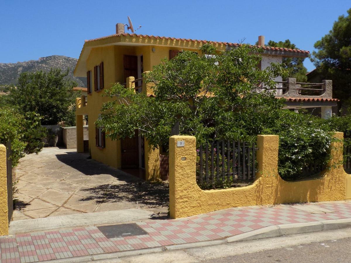 Casa Vacanze Gardenia Solanas  Exteriör bild