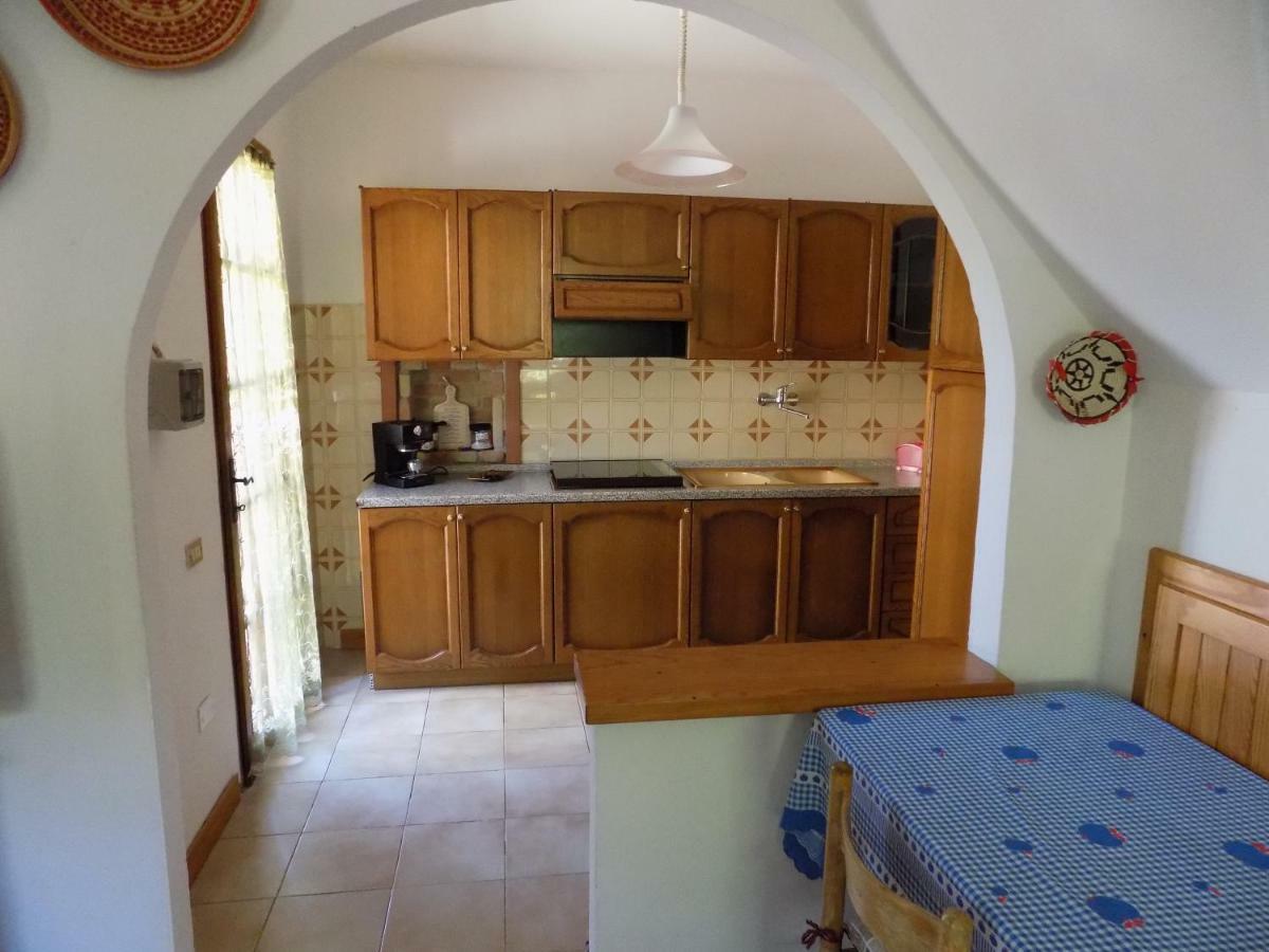 Casa Vacanze Gardenia Solanas  Exteriör bild
