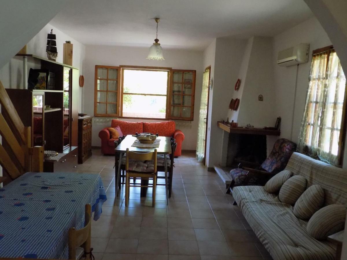 Casa Vacanze Gardenia Solanas  Exteriör bild